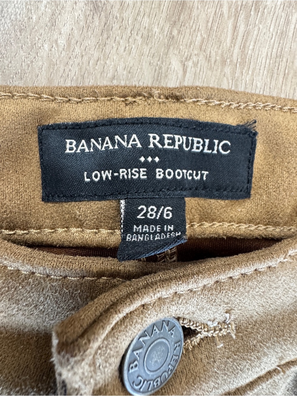 Banana Republic Factory VEGAN SUEDE LOW-RISE BOOTCUT PANT sz 28/6 - Picture 5 of 12